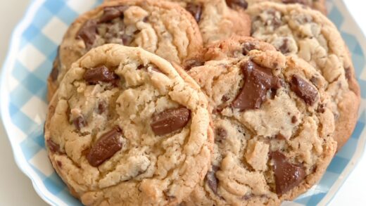 ChatGPT Chocolate Chip Cookies vs. “Homemade”