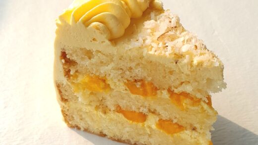 Mango coconut cake - FLOURS & FROSTINGS