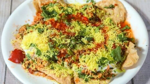 Papdi Chaat / Papri Chaat