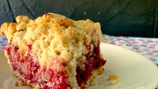 Cranberry Spice Streusel Pie - SUZIE SWEET TOOTH