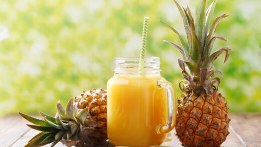 9 Health Benefits of Pineapple Juice & 3 Recipe Ideas