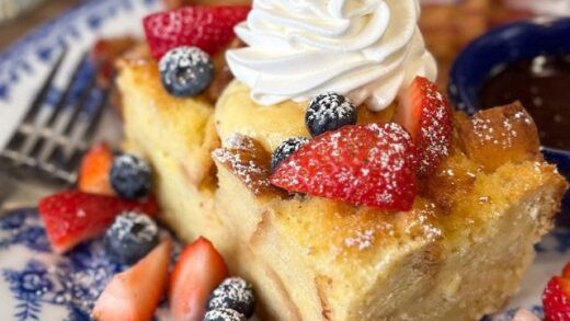 Cracker Barrel Introduces New Fresh Berry French Toast Bake