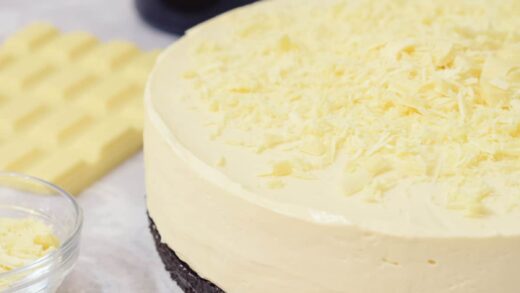 baileys irish cream white chocolate cheesecake with an oreo base.