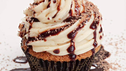 Mudslide Cupcakes with Baileys Frosting