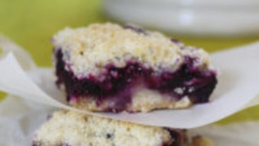 Blueberry Crumb Bars | recipe favorites made deliciously gluten free