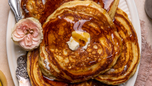 How to Make Buttermilk Pancakes