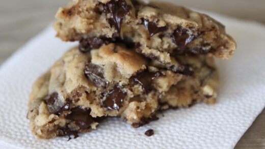 Levain Bakery Chocolate Chip Walnut Cookies