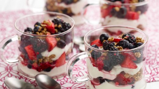 berry-yogurt-parfait-recipe