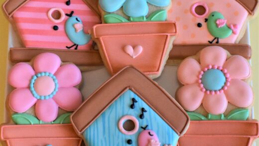 How to Decorate a Birdhouse and Flower Pot Cookie
– The Flour Box