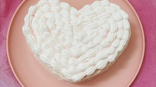 MERINGUE HEART CAKE TOPPER – Sweet Baking Adventures